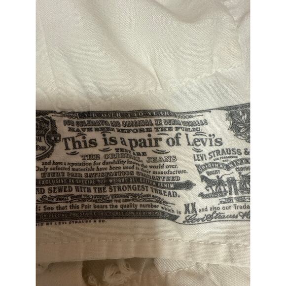 Levi's Women's White High Waisted Distressed Cut Off Denim Jean Shorts Size 28 - Picture 6 of 6